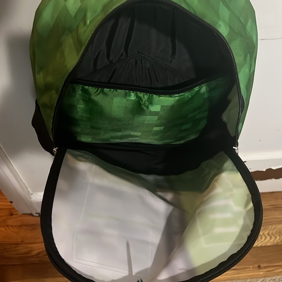 NWT Minecraft Backpack, lunch bag and key chain Set - Picture 6 of 7